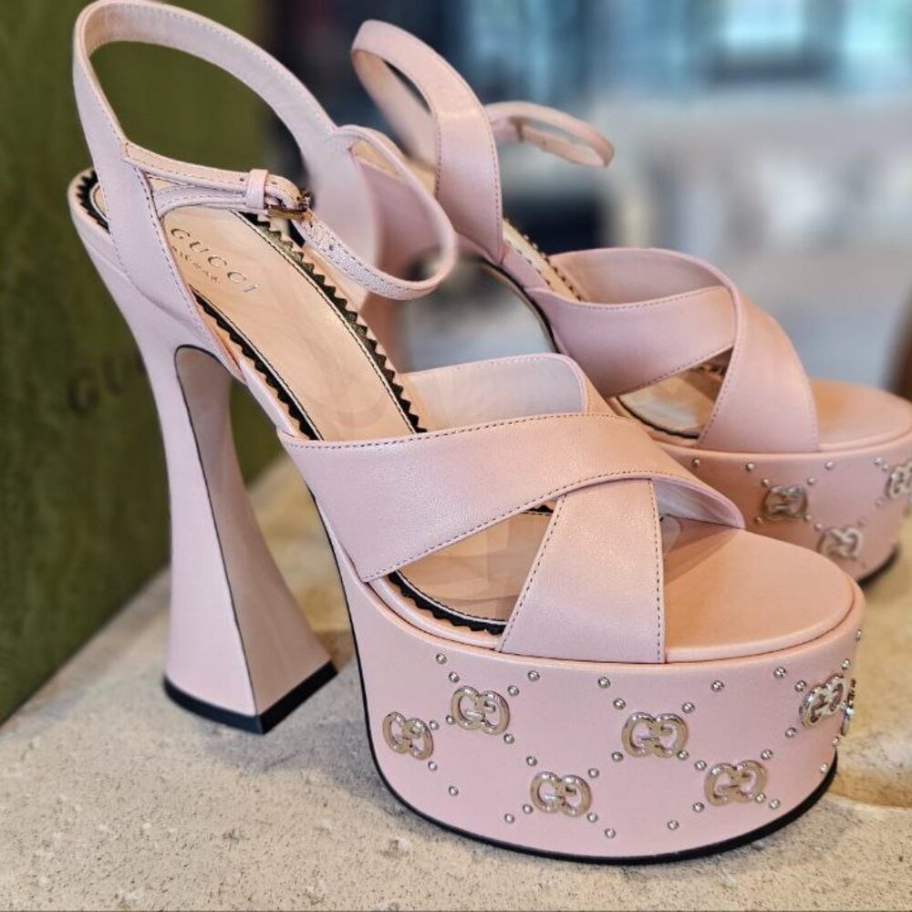 GUCCI Studded leather platform sandals size 38 New